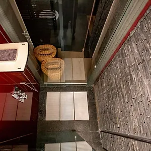 Mostecka Apartment